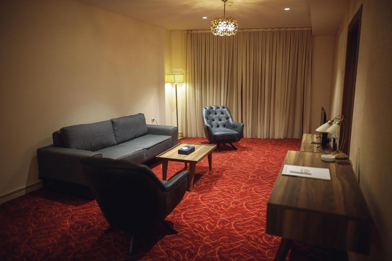 Yaldiz Palace Hotel Nablus Bagian luar foto
