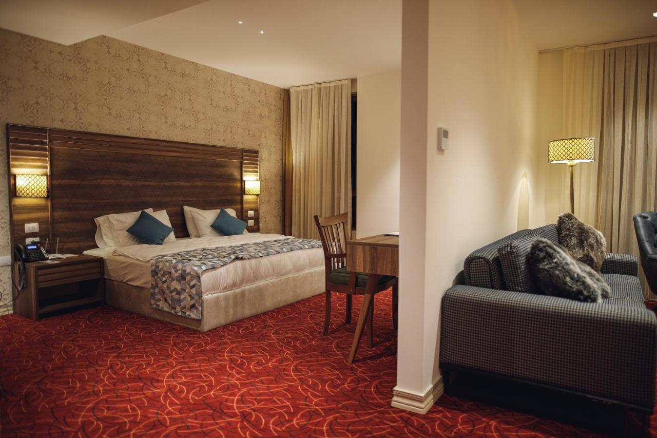 Yaldiz Palace Hotel Nablus Bagian luar foto